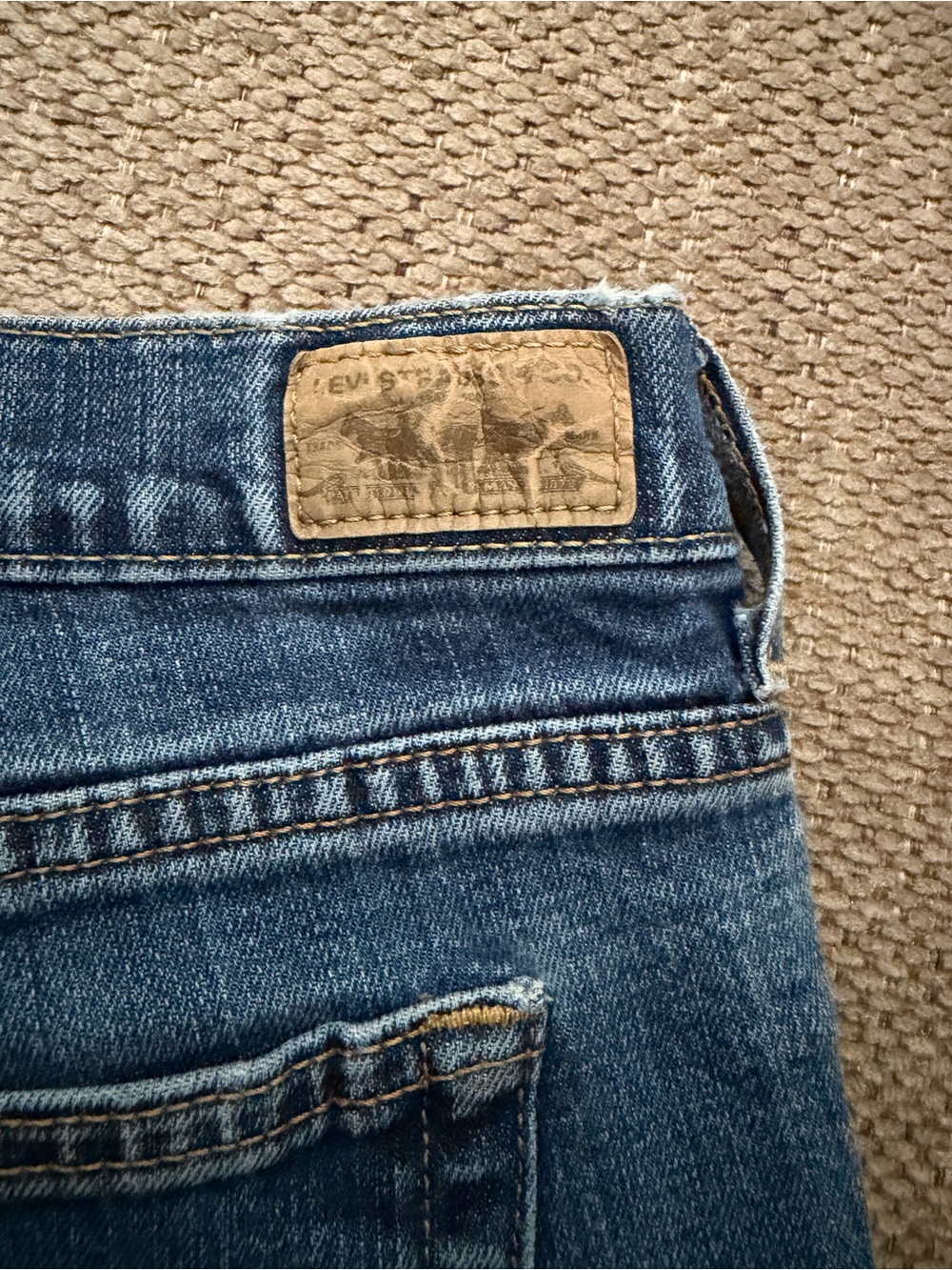 Levi's 505 Straight-Leg Women's Jeans in Denim Blue - Picture 6 of 7